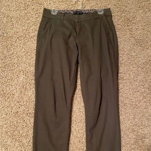Dictionary Size 6/28 army green khaki style pants